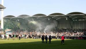 22. Mai 2011: Rapid-Anhänger stürmen im Derby beim Stand von 0:2 den Rasen und attackieren Austria-Fans mit Leuchtraketen. Es folgt ein Spielabbruch, Rapid erhält als Strafe ein Geisterspiel und eine Pönale von 50.000 Euro.