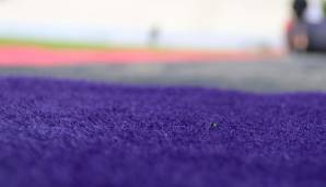 "Es war der Wunsch vieler Anhänger, auch im Spielfeldbereich so violett wie möglich zu sein. Diese Arena hat Stil, sie ist sicher, familien- und fanfreundlich“, betont der violette AG-Vorstand.