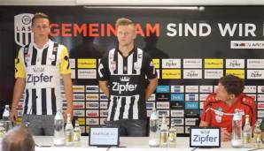 Rene Gartler und Maximilian Ullmann präsentierten am Freitag die neuen Trikots des LASK für die kommende Spielzeit.