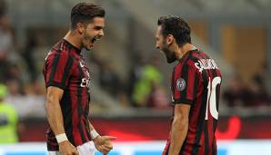 Andre Silva und Hakan Calhanoglu stehen gegen die Austria in der Milan-Startelf