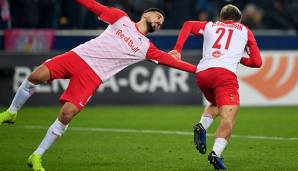 Die beiden Salzburg-Stürmer bejubeln das 1:0