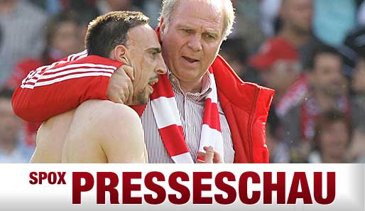 Möchte Franck Ribery wohl am liebsten gar nicht mehr hergeben: Uli Hoeneß (r.)