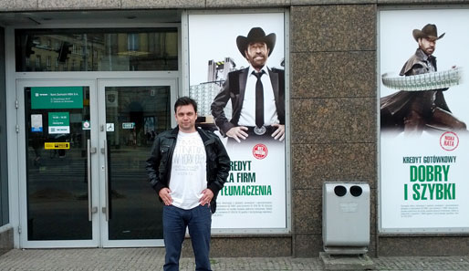 Chuck Norris macht keine Werbung für polnische Banken. Polnische Banken machen Werbung für Chuck Norris.