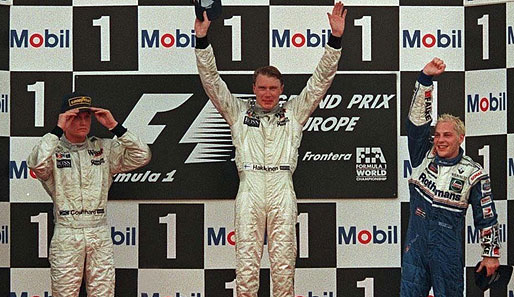 Erster Sieg in Jerez 1997. Gleichzeitig wird Jacques Villeneuve (r.) Weltmeister