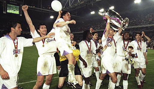 32 Jahre nach dem letzten Henkel-Pott gewann Real das CL-Finale 1998 gegen Juventus mit 1:0. Torschütze: Predrag Mijatovic (3.v.l.)