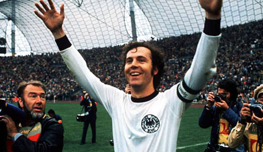 LEGENDE: Der Kaiser Franz Beckenbauer schaffte das Unmögliche. Er wurde Weltmeister als Spieler (1974) und als Teamchef (1990)