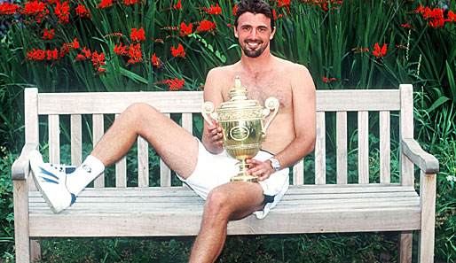 BERÜHMTES MASKOTTCHEN: Tennis-Rüpel Goran Ivanisevic. Hier fast so wie Gott ihn schuf nach seinem Wimbledon-Triumph 2001