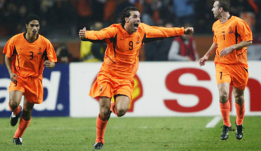 STAR: Ruud van Nistelrooy (M.) ist in einem Kader der vielen großen Namen vielleicht der Allergrößte