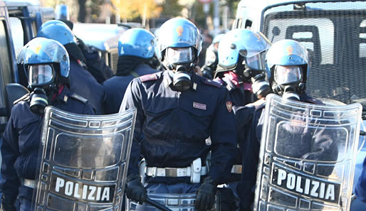 Am schlimmsten war es in Rom, wo Randalierer eine Polizeistation angriffen