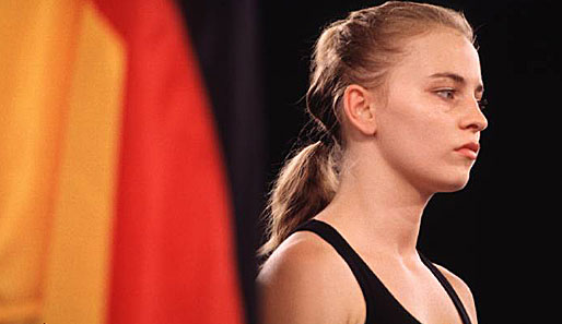 5. August 1995: Regina Halmich besiegt Sonia Pereira aus Portugal und bleibt Europameisterin im Superfliegengewicht. Den Titel holte sie sich bereits 1994