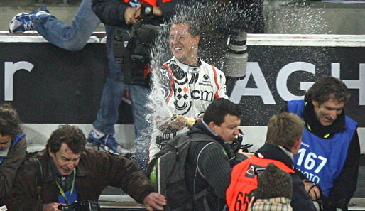 "Es hat Riesenspaß gemacht. Das war ein tolles Wochenende. Ich würde nächstes Jahr gerne wieder kommen", sagte Schumacher