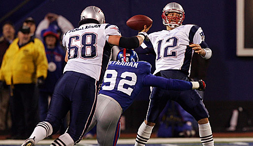 Week 17: New York Giants - New England Patriots 35:38. Noch rechtzeitig feuerte Tom Brady das Ei weg