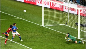 Auch 2012 war an der Furia Roja kein Vorbeikommen. David Silva (l.) brachte Spanien im Finale gegen Italien früh per Kopf in Führung