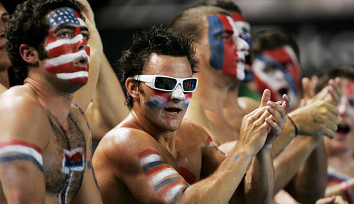 Aus der ganzen Welt kommen die Fans nach Australien. Die US-Boys hofften auf Roddick...