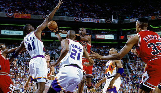 Michael Jordan machte 42 Punkte und Chicago kontrollierte das Geschehen über weite Strecken souverän