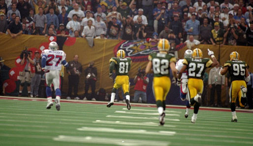 Mann des Spiels ist allerdings Packers-Kick-Returner Desmond Howard mit seinem 99-Yard-Kickoff-Return-Touchdown zum 35:21-Sieg für Green Bay
