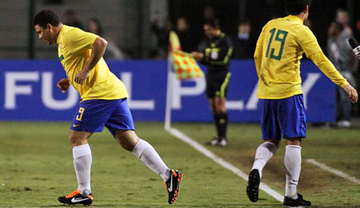 Trainer Mano Menezes schickte Ronaldo im Testspiel gegen Rumänien nach fünf Jahren nochmals für die Selecao aufs Feld
