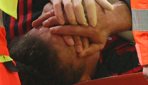 Ronaldo wurde tränenüberströmt vom Platz getragen. Sein Coach Carlo Ancelotti erklärte hinterher, er sei sehr traurig und bestürzt darüber, was passiert ist