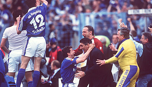 2000/01: Unvergessen! Schalke schlägt Unterhaching mit 5:3, unterliegt aber im Fernduell mit den Bayern und wird nur Meister der Herzen