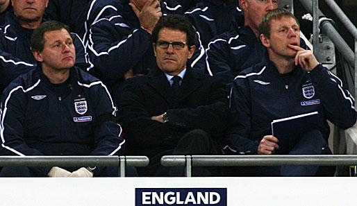 England - Schweiz 2:1; Fabio Capello (M.) stand zum ersten Mal als Trainer der Three Lions an der Seitenlinie