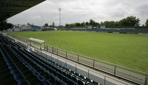 Schon das alte Stadion wurde der TSG Hoffenheim durch Ditmar Hopp bereitgestellt, trägt auch seinen Namen: "Dietmar-Hopp-Stadion"