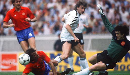 EM 1984 in Frankreich: Es war das erste große Turnier für Rudi Völler und das letzte für Jupp Derwall, denn das DFB-Team scheiterte in der Vorrunde