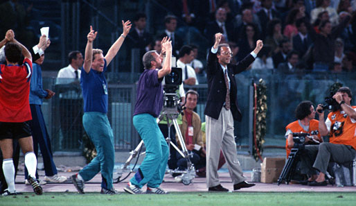 Franz Beckenbauer hat es geschafft: Weltmeister als Spieler 1974 und Weltmeister als Trainer bzw. Teamchef 16 Jahre später