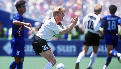 WM 1994 in den USA: Das Ende von Stefan Effenbergs Länderspielkarriere - der Stinkefinger Richtung Fans brachte ihm das Ticket nach Hause