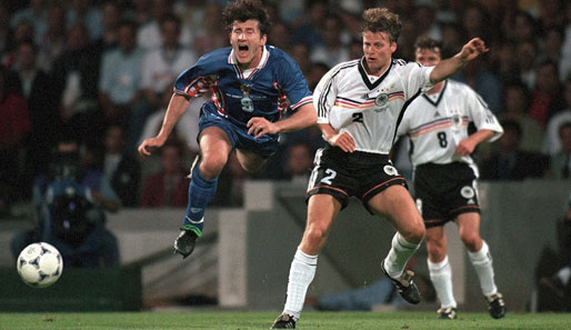 WM 1998 in Frankreich: Christian Wörns sieht im Viertelfinale gegen Kroatien Rot, Deutschland verliert 0:3 und Berti Vogts seinen Job