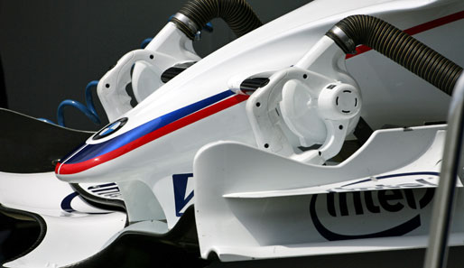 Auf dem Circuit Paul Richard bereiten sich die Teams auf Monaco vor und experimentieren mit möglichst viel Abtrieb - wie hier BMW