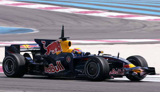Noch mehr Fische: Auch Mark Webber im Red Bull setzt auf die Haifisch-Flosse und testete zudem die beiden weichsten Reifenmischungen