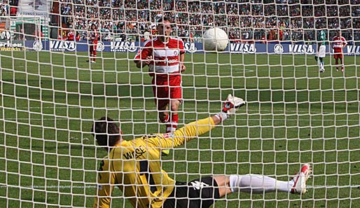 Werder Bremen - FC Bayern 0:4 Der größte Rivale im Kampf um die Meisterschaft wird gleich mal zerlegt. Riberys Elfmeter - ein Augenschmaus