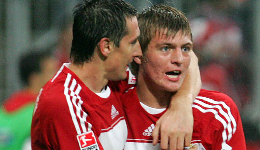 7. Spieltag: Willkommen, Toni Kroos! Mit 17 Lenzen macht der Bayern-Youngster sein erstes Bundesliga-Spiel und bereitet gleich zwei von drei Klose-Treffern vor