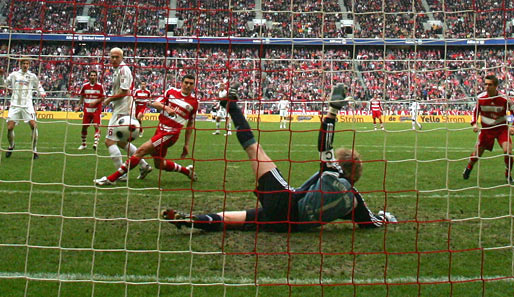 25. Spieltag: Leverkusen kommt ambitioniert nach München und versagt auf ganzer Linie - auch weil Oliver Kahn mit allem hält, was er anzubieten hat