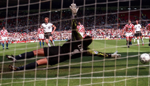 Der Gegner im Viertelfinale: Kroatien. Jürgen Klinsmann verwandelte einen Handelfmeter zum 1:0, schied aber kurz darauf verletzt aus
