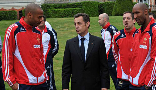 Tipps vom Staatsoberhaupt: Henry, Ribery und Anelka plaudern mit Präsident Sarkozy