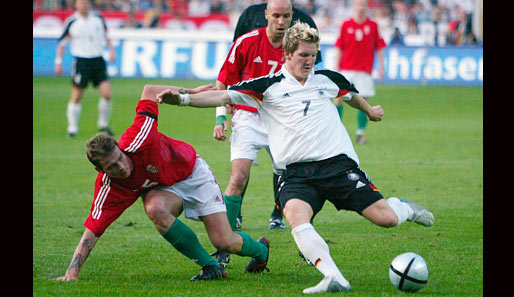 6. Juni 2004: Der nächste ganz große Karrieresprung. Schweini in seinem 1. A-Länderspiel in Kaiserslautern gegen Ungarn (0:2)