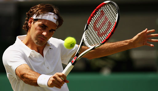 Roger Federer hatte gegen Lleyton Hewitt nur im 1. Satz etwas Probleme