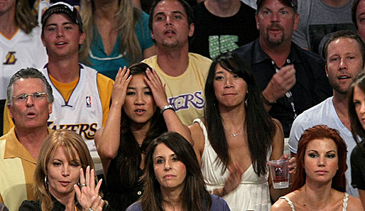 Eiskunstläuferin Michelle Kwan (mittlere Reihe, 2. v.l.) litt mit ihren Lakers