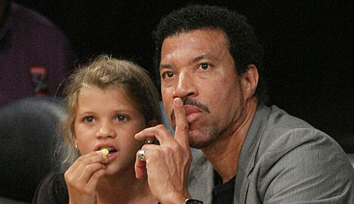 Lionel Richie verfolgte das Geschehen zusammen mit seiner Tochter Sophia gespannt