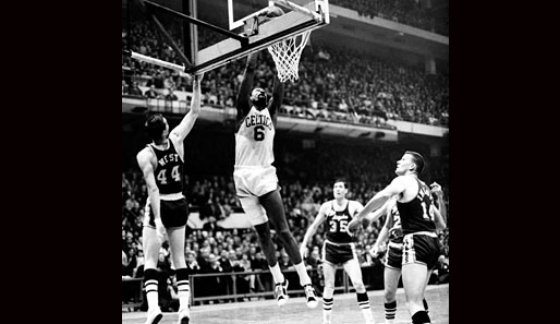 Los ging's 1959, als Bill Russell (beim Dunking) schon einer der Superstars der Celtics war und die Lakers noch in Minneapolis ansässig waren