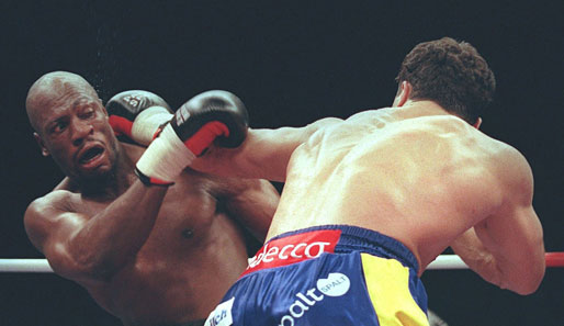 24. März 2001: WBO-Titelverteidigung gegen Derrick Jefferson (TKO in der 6. Runde)