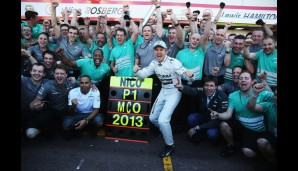 Der zweite Karrieresieg war für den Deutschen ein ganz besonderer: 2013 fuhr Nico in seiner Heimatstadt Monaco einen Start-Ziel-Sieg ein