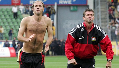 2005 übernahm er den Posten des Cheftrainers in Leverkusen, gewann - außer Renommee - allerdings nicht viel
