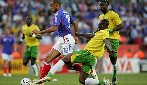 Komi Tchangai: WM-Teilnehmer 2006 mit Togo, verteidigte z.B. gegen Thierry Henry. Letzte Station: Al-Nasr in Saudi-Arabien
