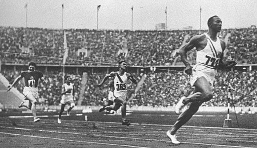Der absolute Star der Olympischen Spiele von Berlin: Jesse Owens war über 100m, 200m, im Weitsprung und in der 4x100m-Staffel erfolgreich