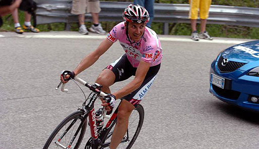 Gleiches Schicksal ereilte Ivan Basso. Der Giro-Sieger von 2006 ist noch bis zum 24. Oktober 2008 gesperrt. Danach startet er für den Liquigas-Rennstall