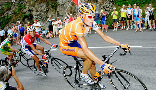 Am 25. Juli 2007 wurde Michael "Chicken" Rasmussen vom Team Rabobank als Gesamtführender aus der Tour genommen. Grund: Verdacht auf Doping