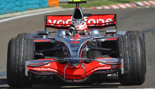 Nach Massas Pech hatte Heikki Kovalainen freie Bahn und fuhr zum ersten Mal in seiner Karriere als Sieger ins Ziel
