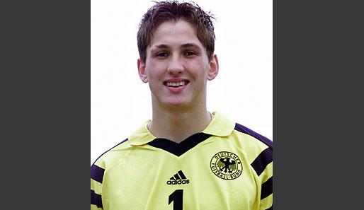 Adler strahlt: In der U17-Nationalmannschaft 2002